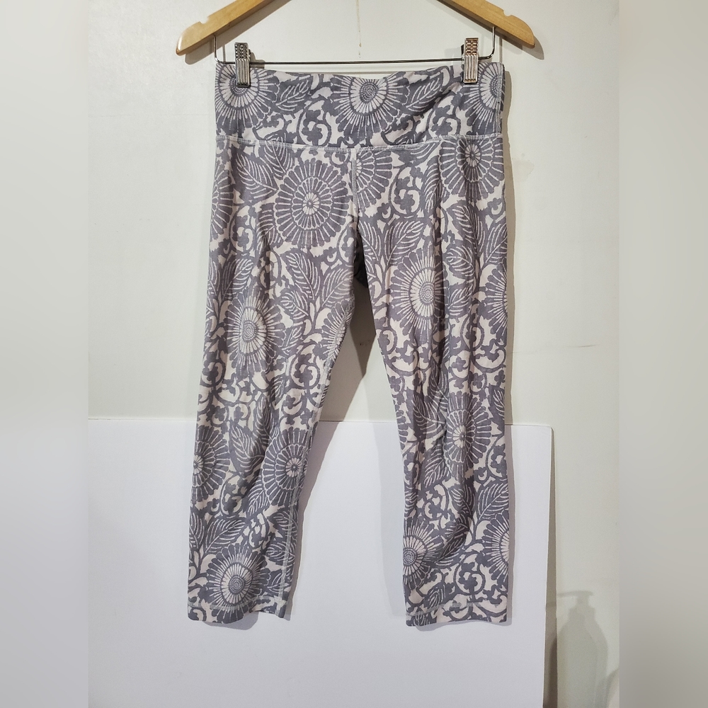 🌸SOLD🌸 Lululemon Capri Pants